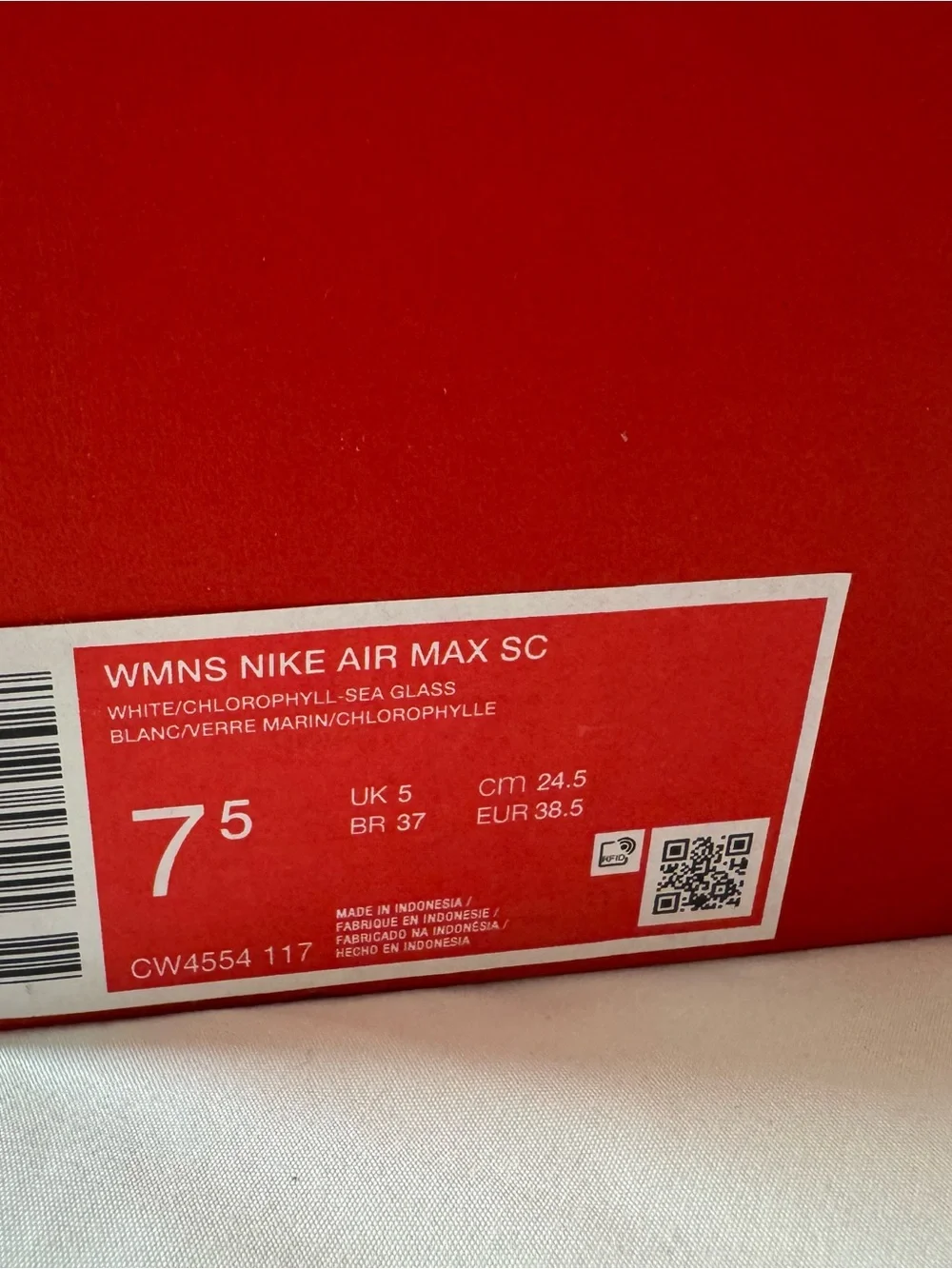 Nike women air max sc Sneakers — White with Pink, Blue & Orange Accents 7.5 size